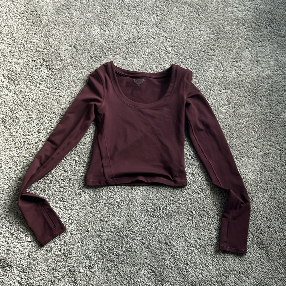 Athleta maroon top